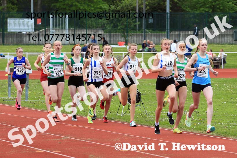 Women and Girls 1500 metres, 2022 North Eastern Track and Field Champs., Middlesbrough. David T. Hewitson/Sports for All Pics